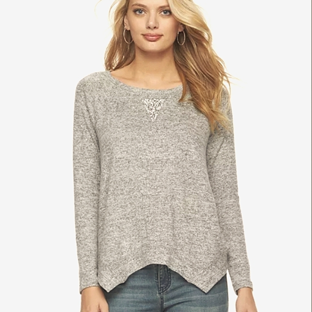 Sale💌 Juicy Couture 🖤 soft sweater with crystal triangle embellishments